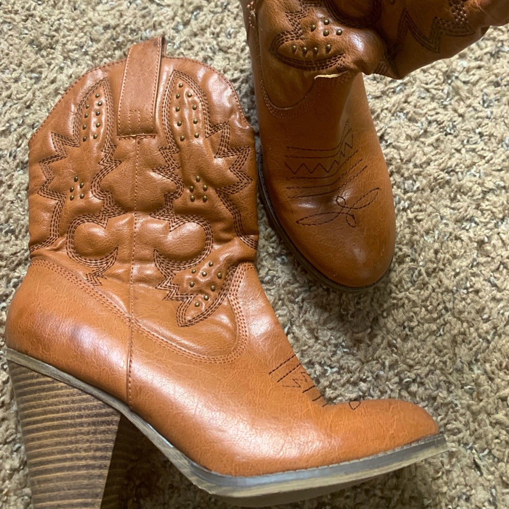 Cowboy boots - size 8.5